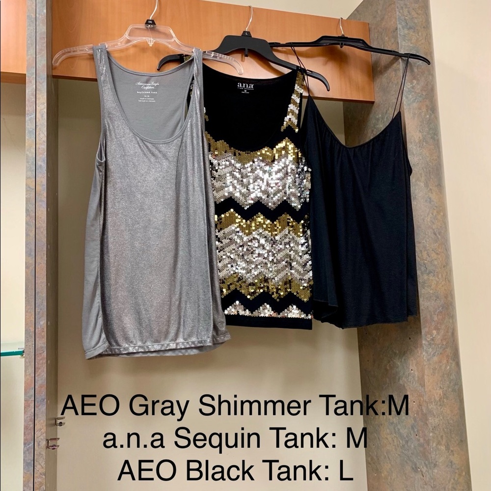 Women’s tank bundle!